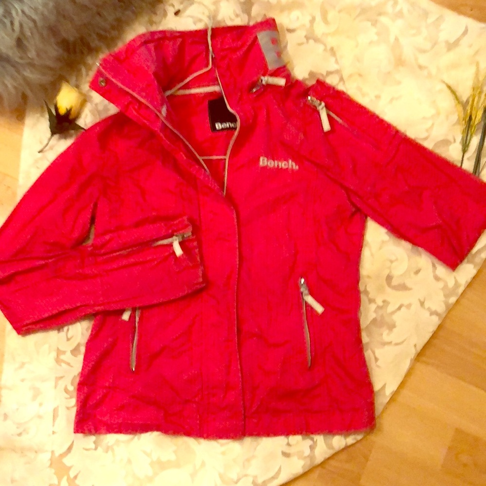 Bench - pink jacket